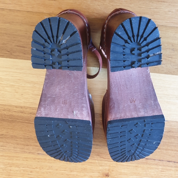 Swedish Hasbeens brown strap sandals/clogs - Picture 3 of 7